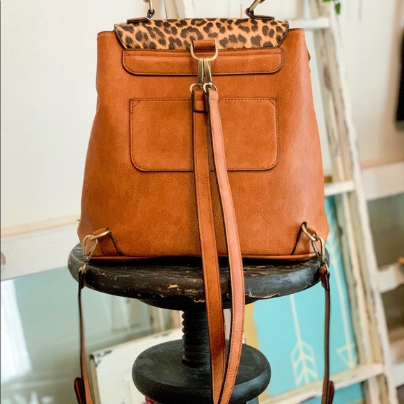 Leopard Backpack - Picture 4 of 7
